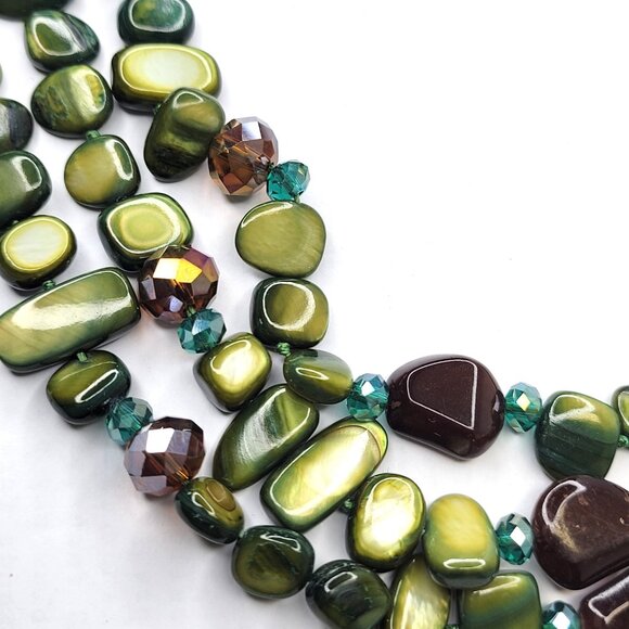 Mother of Pearl Bib Necklace in Green and Brown Shell Bead Chips Three Strand - Picture 10 of 12